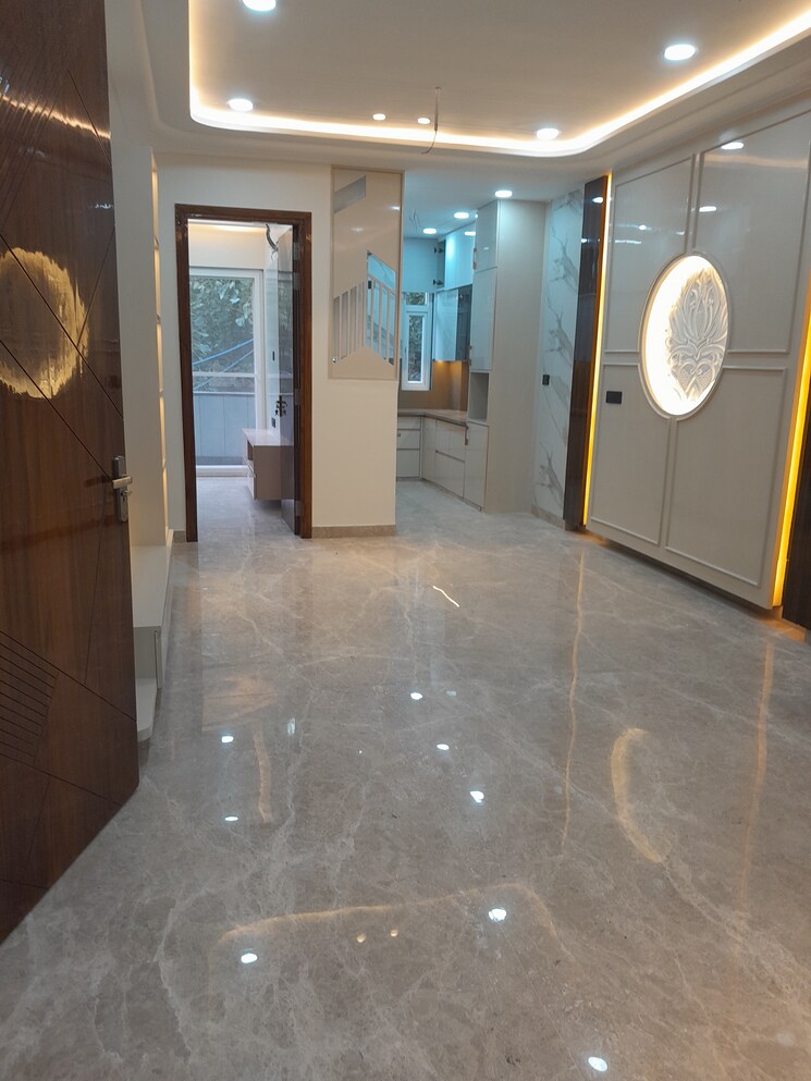 undefined, rohini sector 11 3 Bedroom 90 Sq.Mt. Builder Floor In Rohini Sector 11 Delhi 8073440