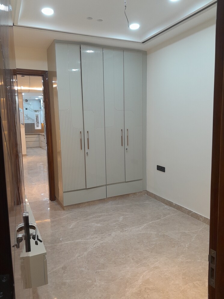 undefined, rohini sector 11 3 Bedroom 90 Sq.Mt. Builder Floor In Rohini Sector 11 Delhi 8073440