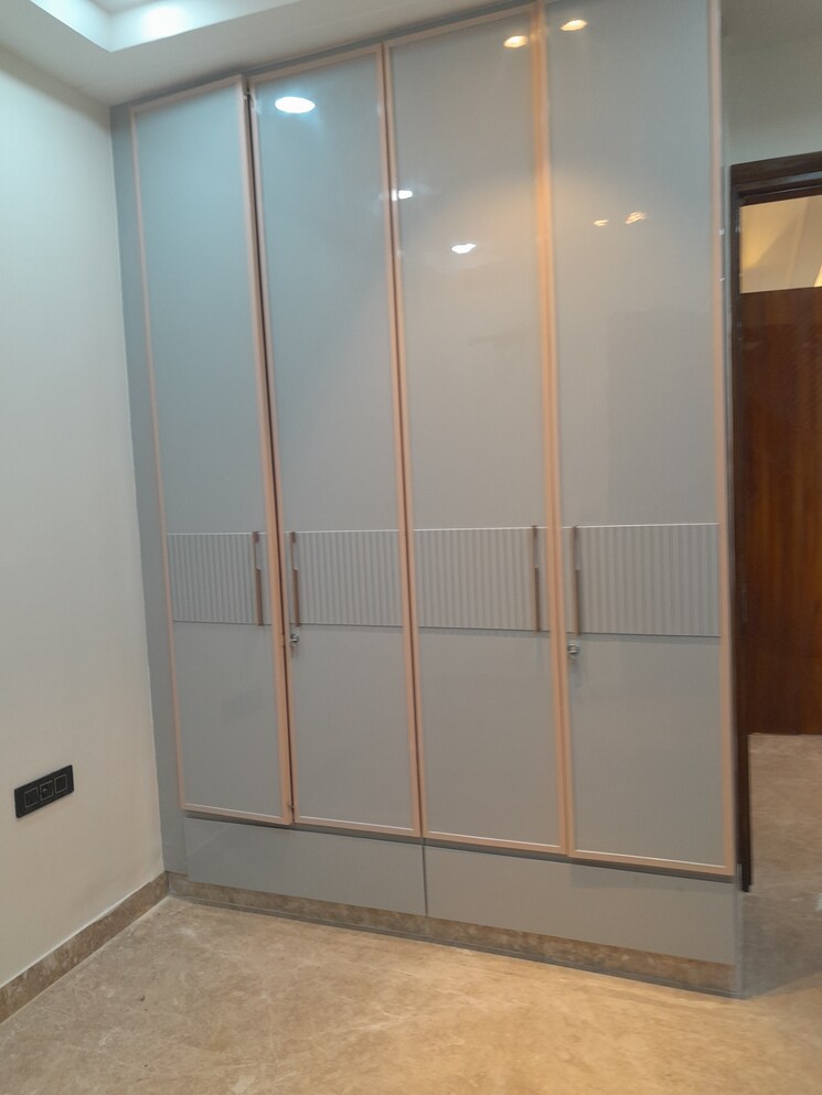 undefined, rohini sector 11 3 Bedroom 90 Sq.Mt. Builder Floor In Rohini Sector 11 Delhi 8073440