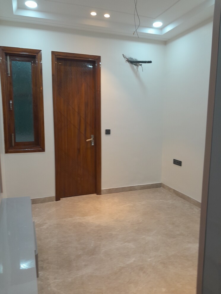 undefined, rohini sector 11 3 Bedroom 90 Sq.Mt. Builder Floor In Rohini Sector 11 Delhi 8073440