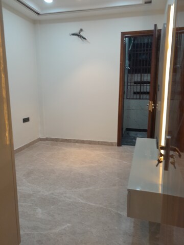 Room in 3 BHK Builder Floor at Rohini Sector 11 – for Sale