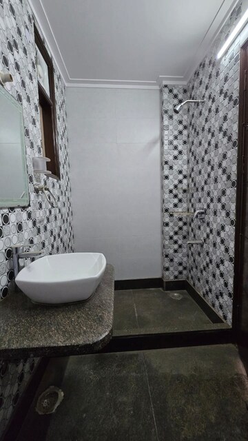 Bathroom in 3.5 BHK Apartment at Paschim Vihar – for Rent