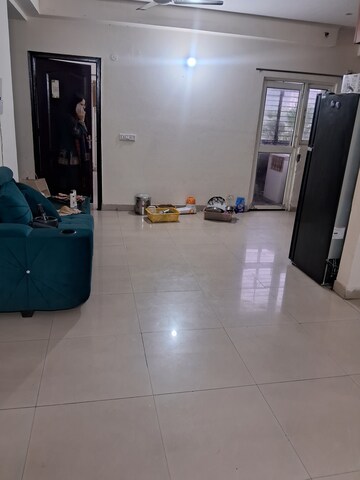 Furnished Amenities in 2 BHK Apartment at Aims Golf City, Sector 75 – for Rent