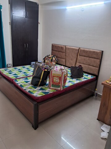 Furnished Amenities in 2 BHK Apartment at Aims Golf City, Sector 75 – for Rent