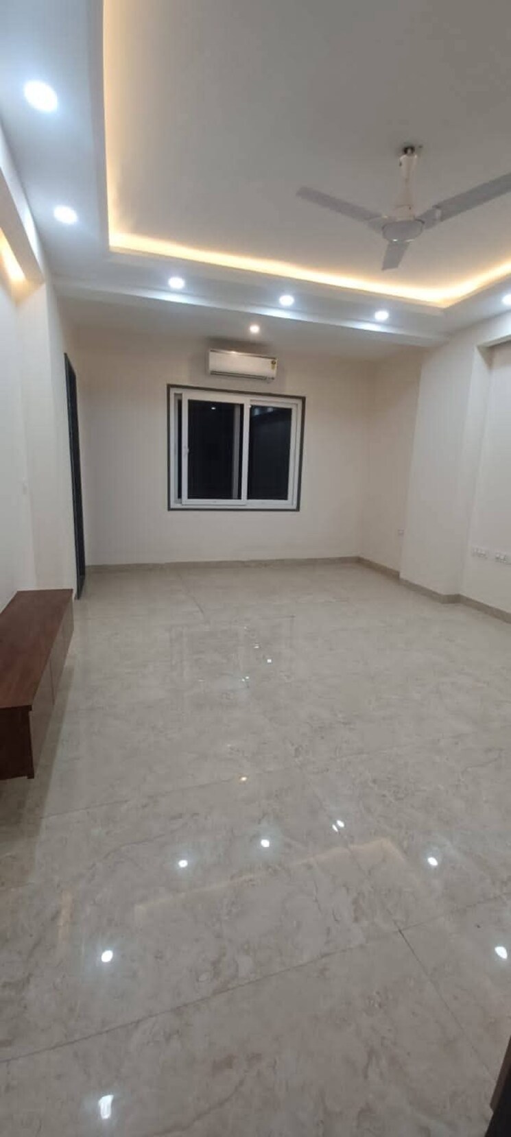 Room, sector 39 5 Bedroom 500 Sq.Yd. Builder Floor In Sector 39 Gurgaon 8073512