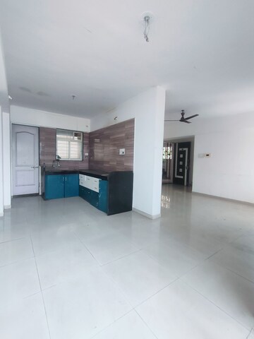Room in 3 BHK Apartment at Prithvi Sai Velocity Phase 1, Bavdhan – for Rent