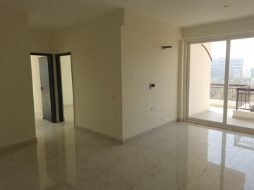Room in 3 BHK Apartment at Maxxus Elanza, International Airport Road – for Rent
