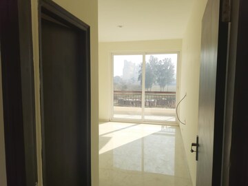 Room in 3 BHK Apartment at Maxxus Elanza, International Airport Road – for Rent