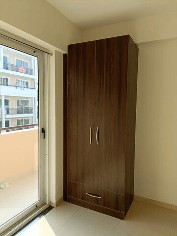 Room in 3 BHK Apartment at Maxxus Elanza, International Airport Road – for Rent