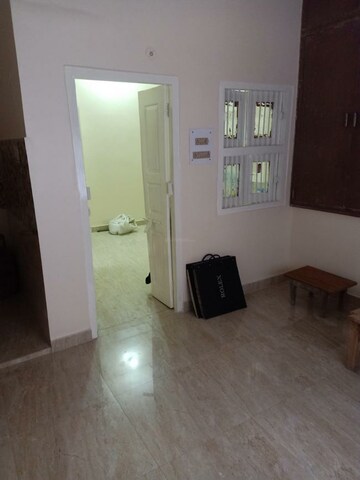 Room in 2 BHK Apartment at Aliganj – for Rent