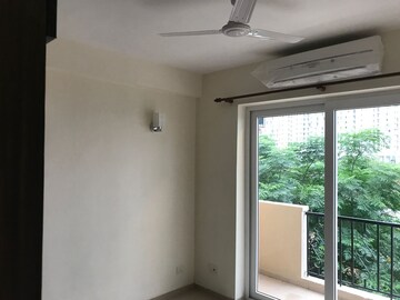 Room in 3 BHK Apartment at Emaar MGF Emerald Hills, Sector 65 – for Rent