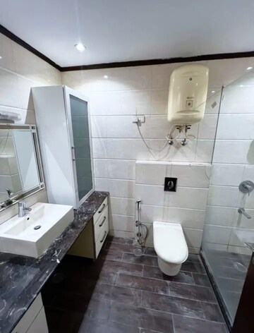 Bathroom in 3.5 BHK Apartment at DLF One Midtown, Moti Nagar – for Rent