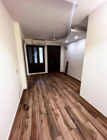 Bedroom in 3.5 BHK Apartment at DLF One Midtown, Moti Nagar – for Rent