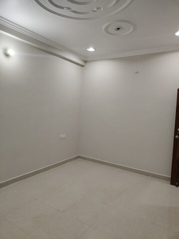 Room in 4 BHK Independent House at Gomti Nagar – for Rent