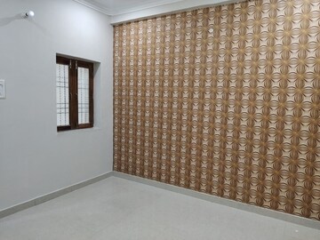 Room in 4 BHK Independent House at Gomti Nagar – for Rent