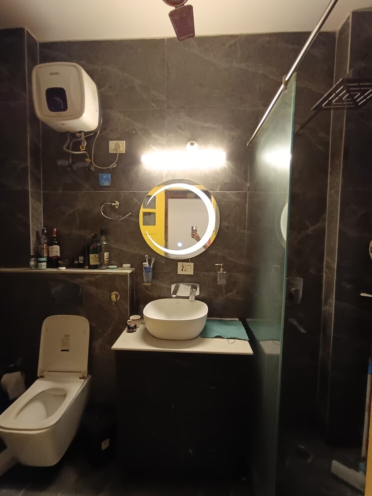 Attached Bathroom, mayur vihar phase iii 3.5 Bedroom 2000 Sq.Ft. Apartment In Mayur Vihar Phase Iii Delhi 8073593