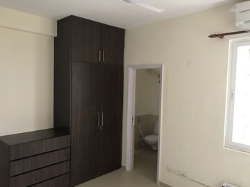 Room in 4 BHK Apartment at Emaar MGF Emerald Hills, Sector 65 – for Rent