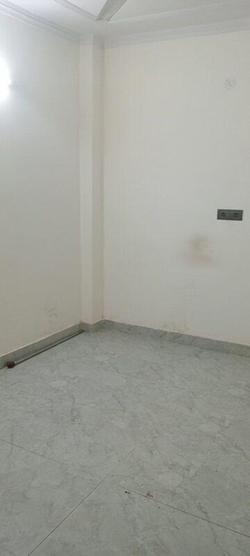 Room in 2 BHK Builder Floor at Govindpuri – for Rent