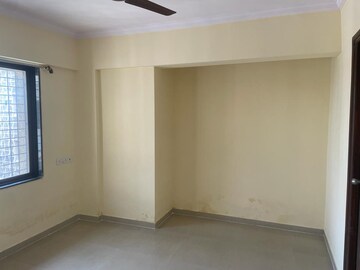Room in 1 BHK Apartment at Unnathi Woods Phase 3, Ghodbunder Road – for Rent