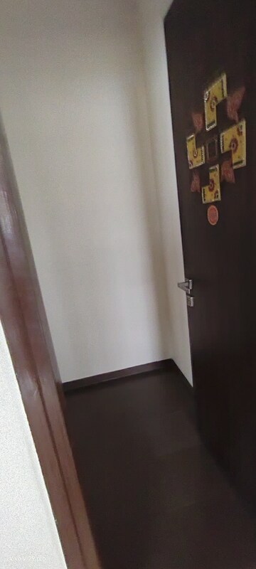 Room in 2.5 BHK Apartment at Lodha Splendora, Ghodbunder Road – for Rent