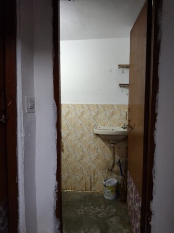 Bathroom in 1 BHK Apartment at Itwari – for Rent