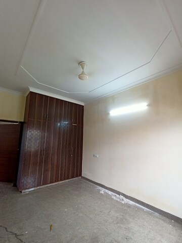 Room in 2 BHK Independent House at Sector 16 – for Rent