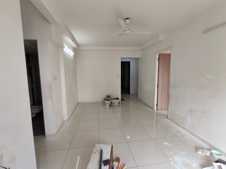 Living Room, godrej-emerald 3 Bedroom 908 Sq.Ft. Apartment In Ghodbunder Road Thane 8073750