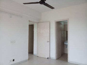 Room in 2 BHK Apartment at Shiv Sai Ozone Park, Sector 86 – for Rent