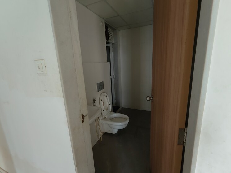 Bathroom, godrej-emerald 3 Bedroom 908 Sq.Ft. Apartment In Ghodbunder Road Thane 8073750