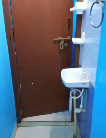 Furnished Amenities in 1 BHK Independent House at Aliganj – for Rent