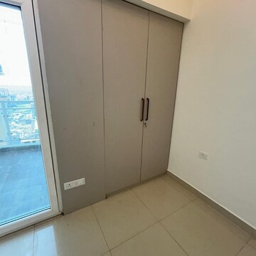 Room in 2 BHK Apartment at Tata Eureka Park, Sector 150 – for Rent