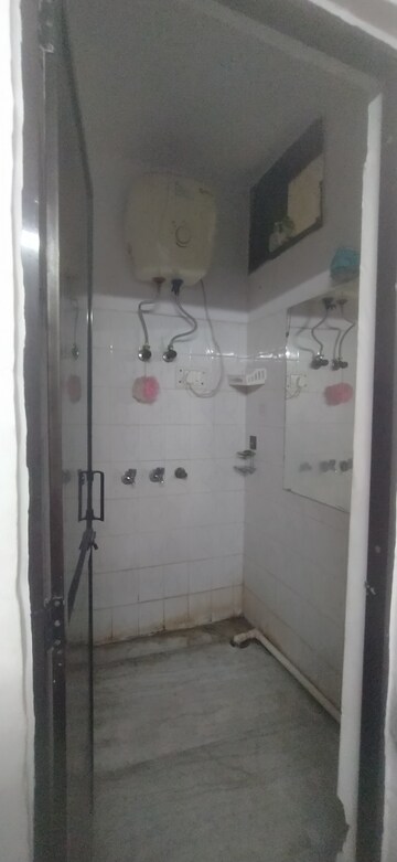 Attached Bathroom in 1 BHK Builder Floor at Malviya Nagar – for Rent