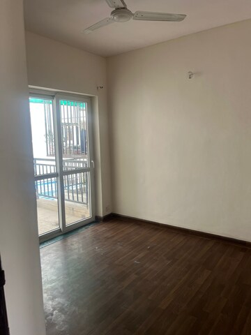Room in 3 BHK Apartment at BPTP Park Elite Floors, Sector 85 – for Rent