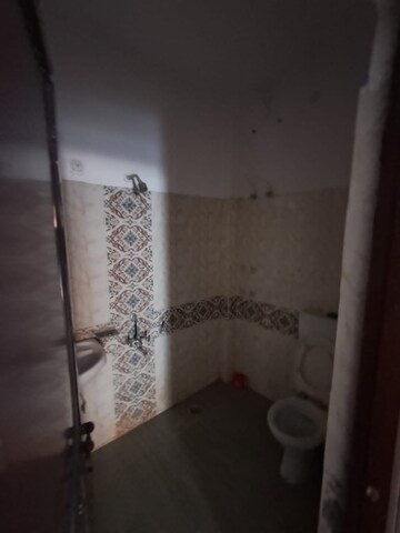 Bathroom in 2 BHK Independent House at Gomti Nagar – for Rent