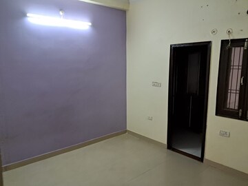Room in 2 BHK Independent House at Gomti Nagar – for Rent