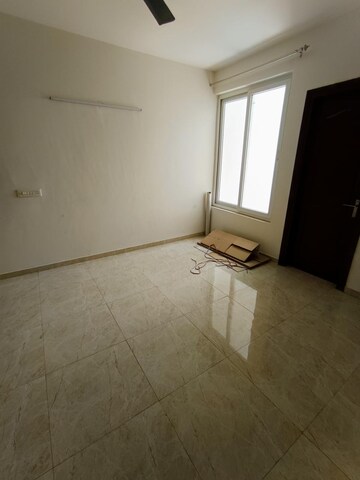 Room in 3 BHK Apartment at Puri Anand Villas Phase II, Sector 81 – for Rent