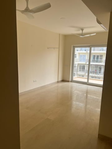 Room in 3 BHK Apartment at Puri Anand Villas Phase II, Sector 81 – for Rent