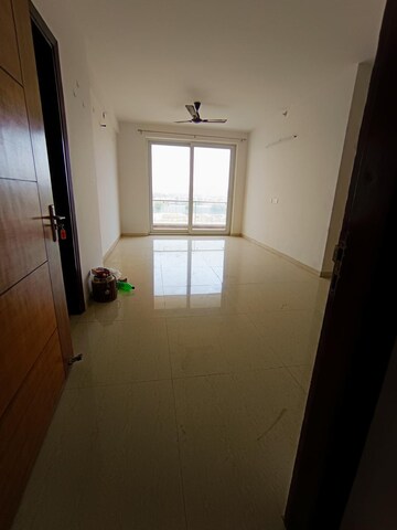 Room in 3 BHK Apartment at Puri Anand Villas Phase II, Sector 81 – for Rent