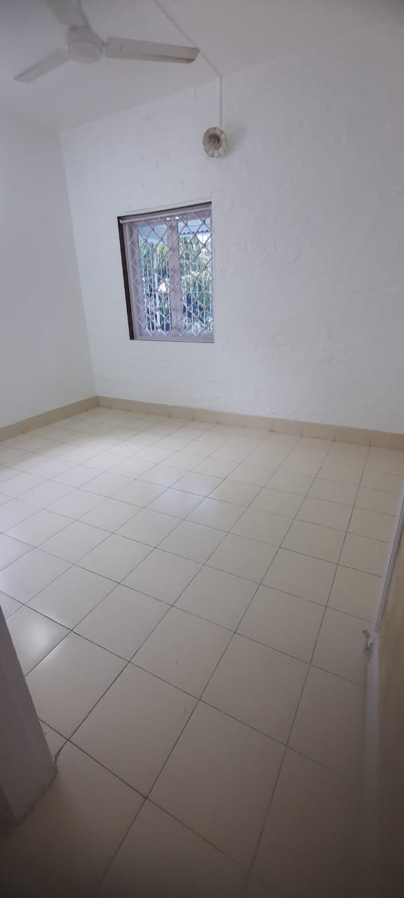 4 BHK + Servant Room Apartment For Sale in Cuffe Parade 