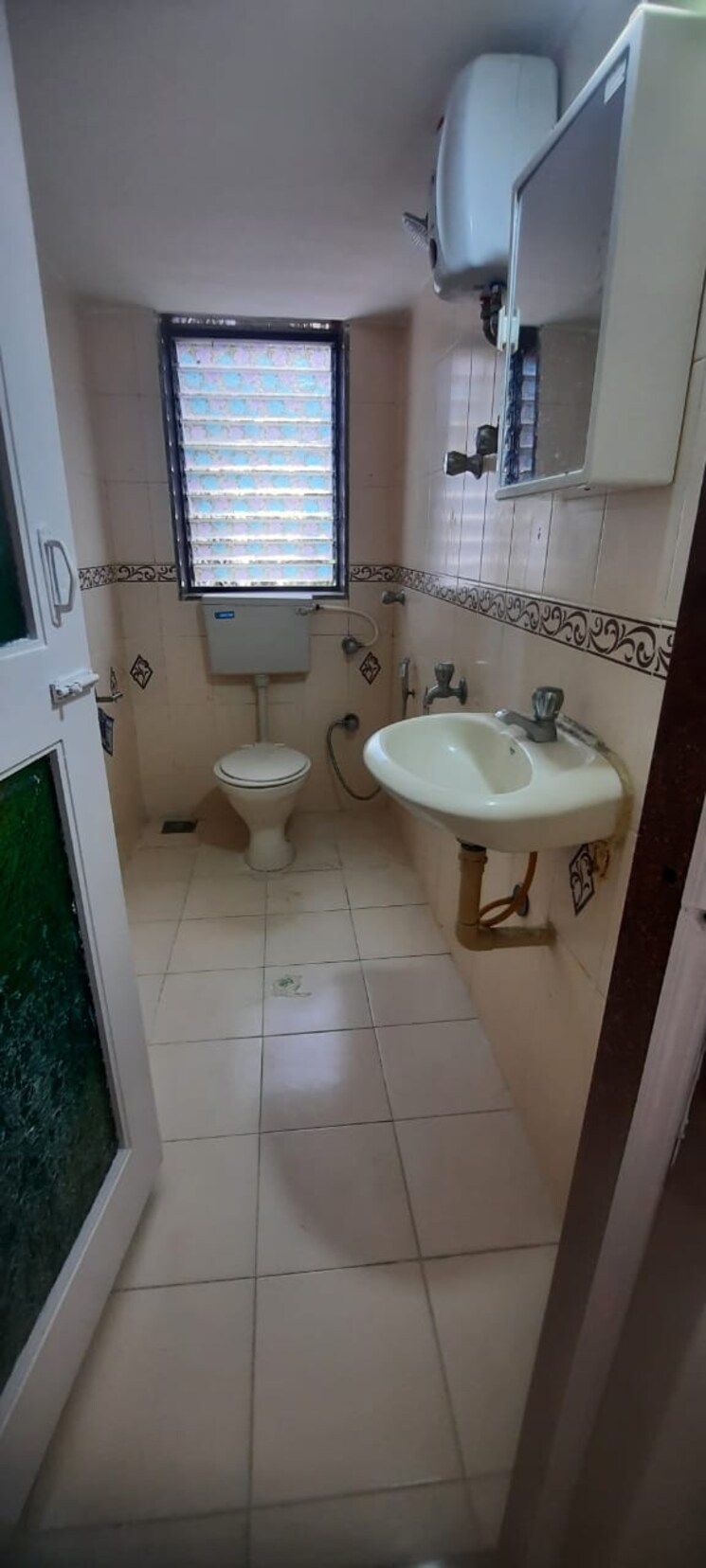 Bathroom, cuffe parade 4 Bedroom 2500 Sq.Ft. Apartment In Cuffe Parade Mumbai 8073871