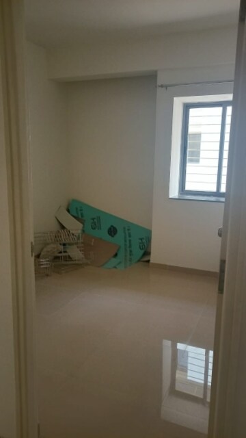 Room in 2 BHK Apartment at Peninsula Address One, Gahunje – for Rent