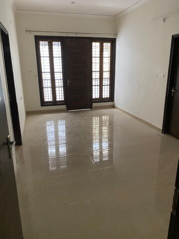 Room in 2 BHK Independent House at Gomti Nagar – for Rent