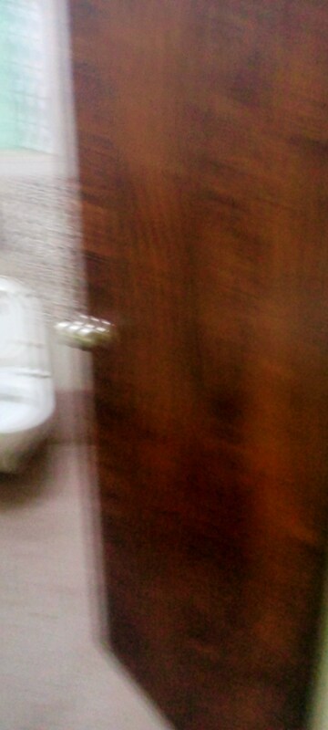 Furnished Amenities in 3 BHK Apartment at Bindra Complex, Andheri East – for Sale