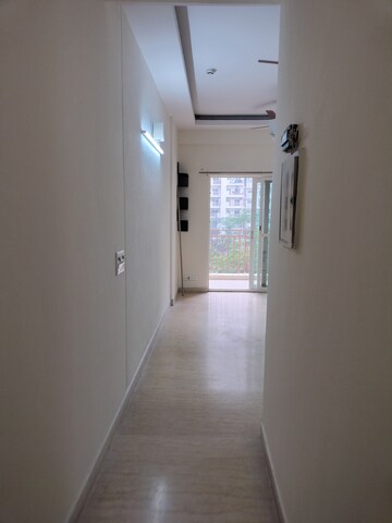 Room in 2 BHK Apartment at Mahagun Moderne, Sector 78 – for Rent