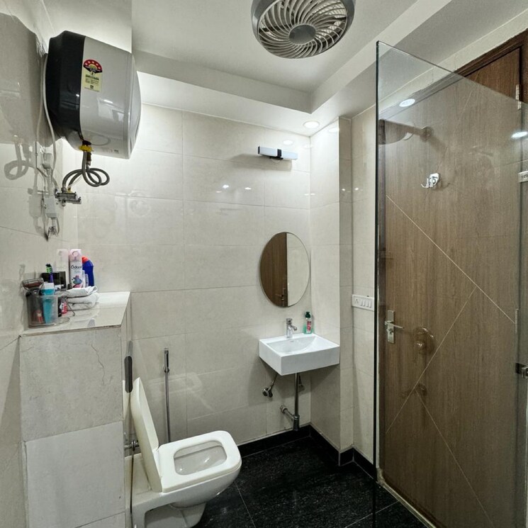Bathroom, chattarpur 4 Bedroom 1800 Sq.Ft. Builder Floor In Chattarpur Delhi 8073970