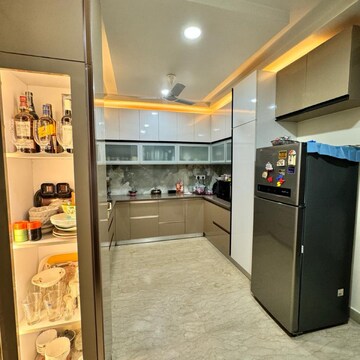 Parking in 4 BHK Builder Floor at Chattarpur – for Sale