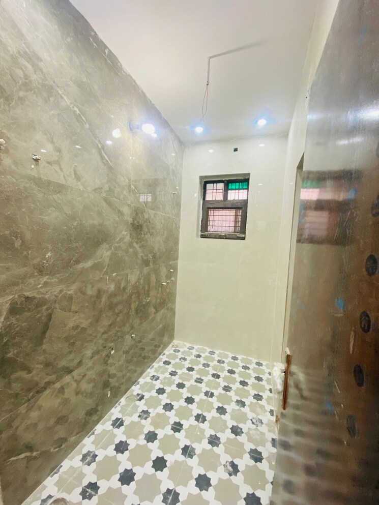 Attached Bathroom, sector 41 3 Bedroom 1500 Sq.Ft. Builder Floor In Sector 41 Faridabad 8073984