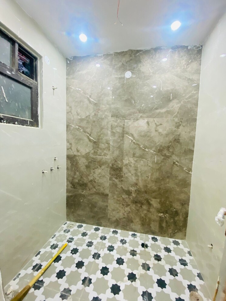 Bathroom, sector 41 3 Bedroom 1500 Sq.Ft. Builder Floor In Sector 41 Faridabad 8073984