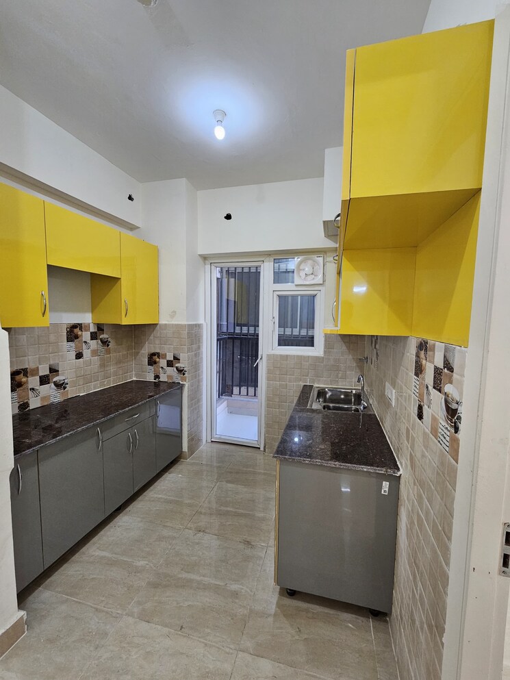 Kitchen, gaur-city-2-14th-avenue 3 Bedroom 1300 Sq.Ft. Apartment In Sector 16c Greater Noida Greater Noida 8073990
