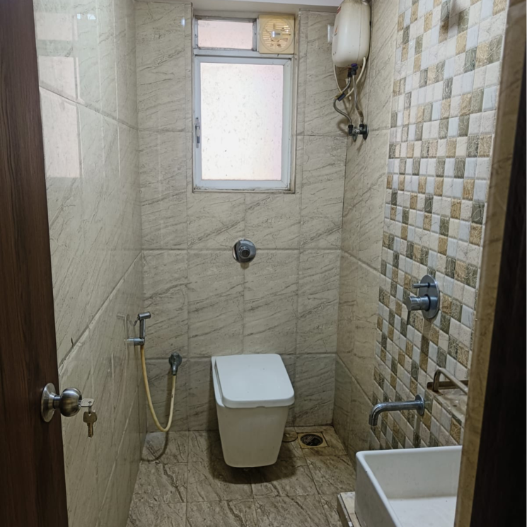 Bathroom, dlh-orchid 2.5 Bedroom 1200 Sq.Ft. Apartment In Lokhandwala Complex Mumbai 8074011